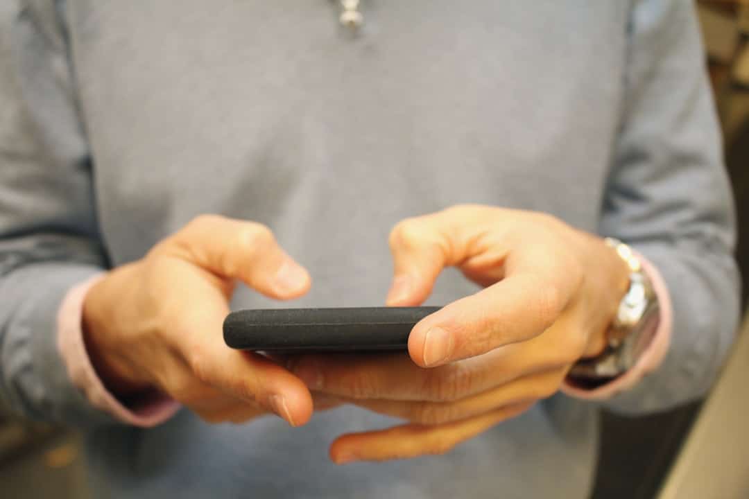 App sencilla que facilita el móvil a mayores